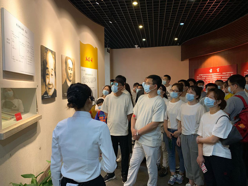 8-华中区域组织全体员工赴长沙开慧镇开展党史学习教育。.jpg